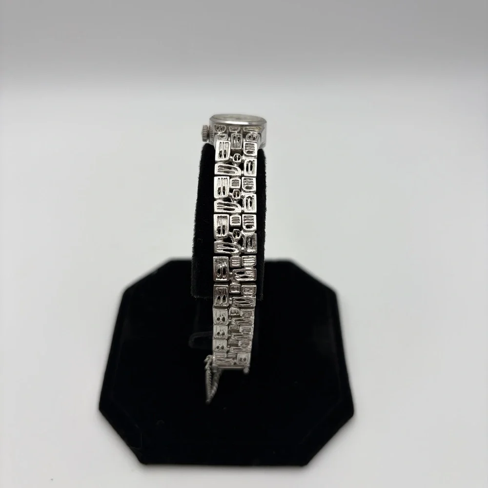 Vintage working 1977 Seiko Ladies Watch 11-0549 Silver Tone Hand-Wind Mechanical